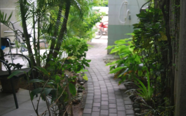 Roxon Apartments