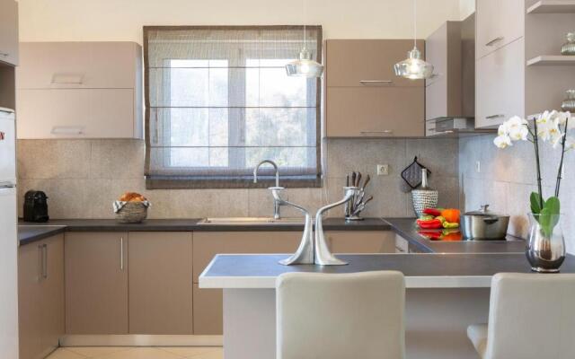 Thea Family Apartment 2