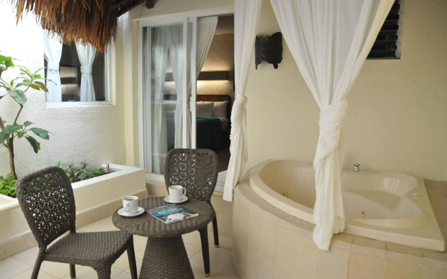 Luciana Hotel & Beach Club