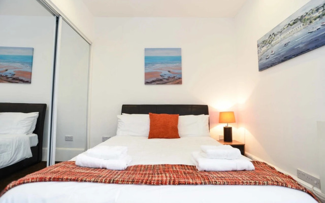 Belmont Street Apartment