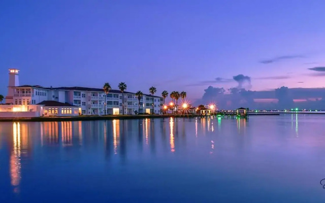 Lighthouse Inn At Aransas Bay
