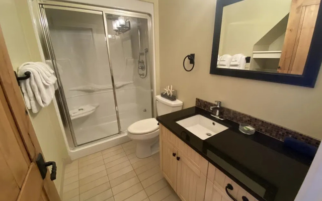 La Casa Lakeside Resort