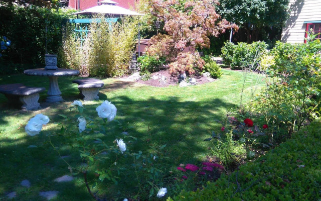 Beaconsfield Inn
