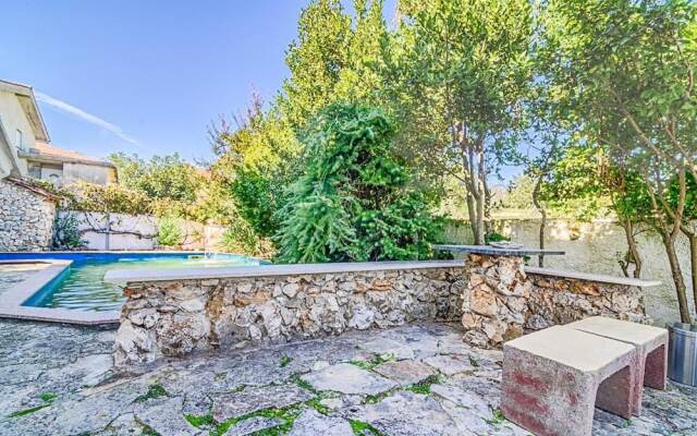 Comfort Pool Apartments