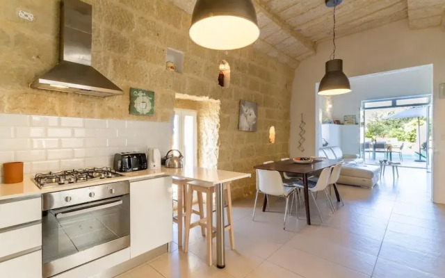 Ta Patee Pool Farmhouse in Gozo