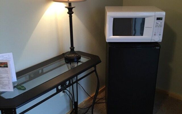 Whistling Swan Motel