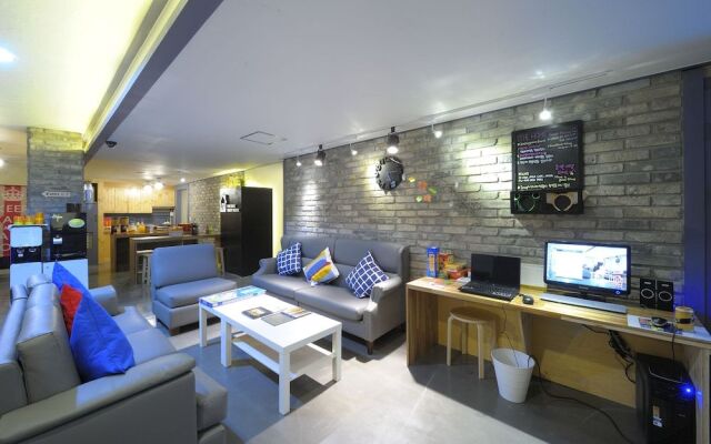 The Home Guest House - Hostel