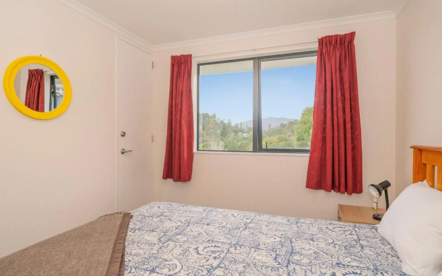 Manuka Lodge - Tairua Holiday Home