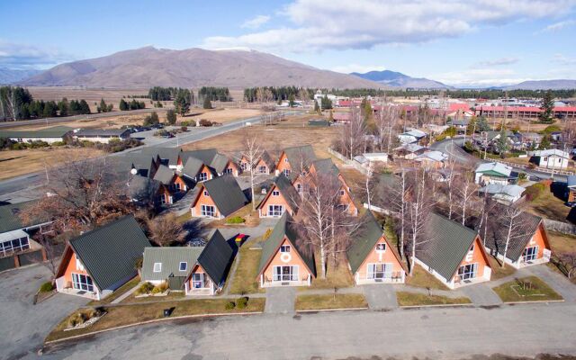 Mountain Chalets Motel