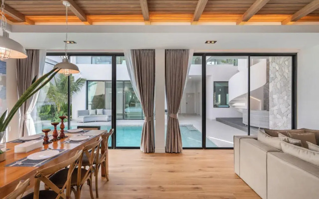 Mövenpick Pool Villa 6BR
