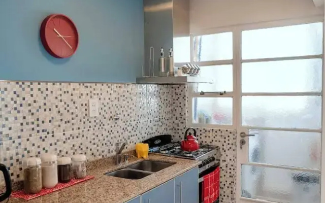 Peaceful, Pet-friendly Central Apt