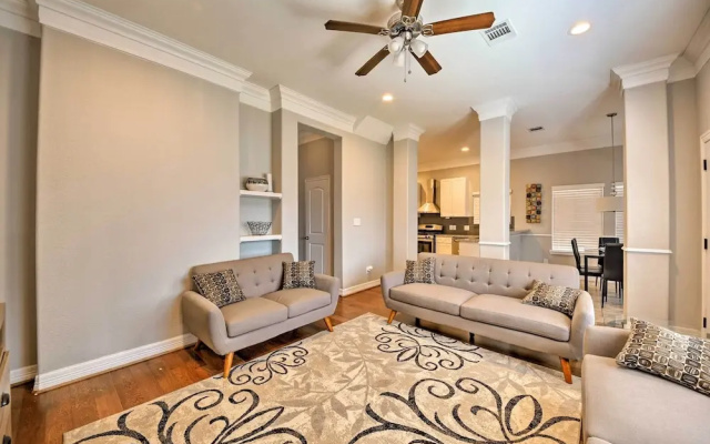 Spacious Houston Home ~ 16 Mi to NRG Stadium!