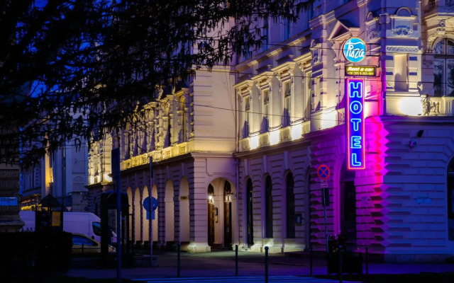 Tisza Hotel