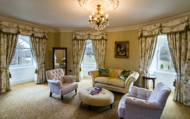 Crossbasket Castle Hotel & Restaurant