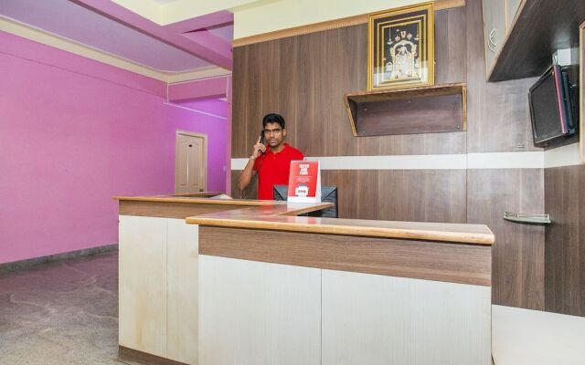 OYO 17136 Hotel Chinmayee Inn