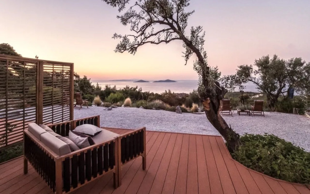 The Infinity 180 Luxury Suites - Adults Only