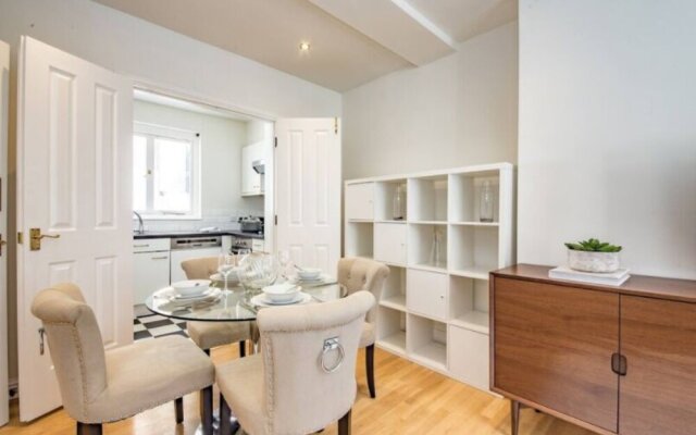 Immaculate 2 Bedroom Apartment in Central London