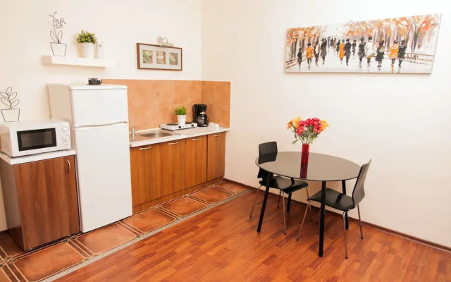 Old Town Studio by MRG