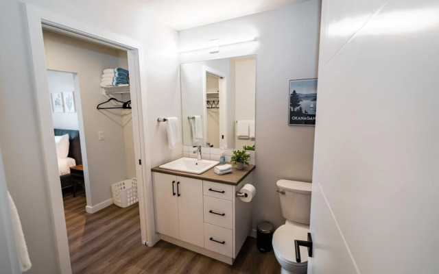 Gorgeous Modern Downtown Condo