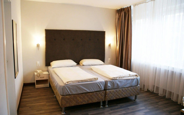 Bahn Hotel