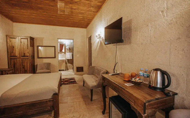 Lagania Cave Suites