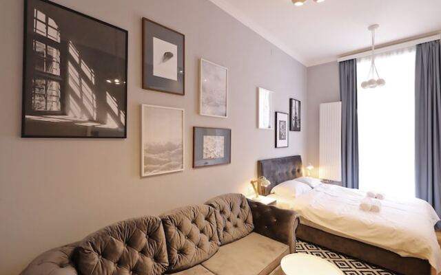 Zagreb IN Central Square Apartment