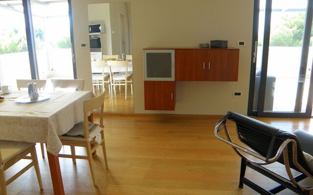 Modern Apartment in Pula Near Beach