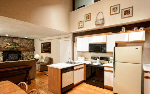 Snowy Owl Inn And Resort