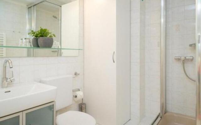 Ad5 305 Dwarsloeper 1