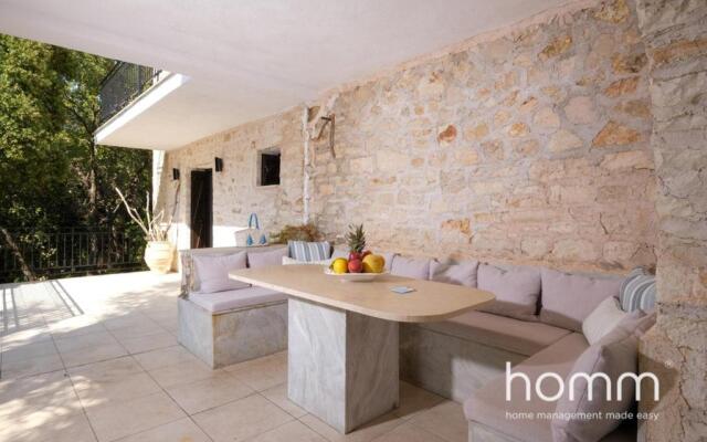 580m² homm Luxurious Seaside Residence in Syvota