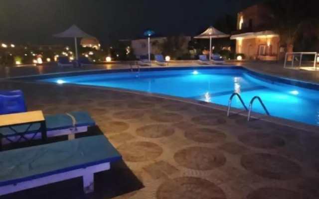 Dolphin Continental Hotel