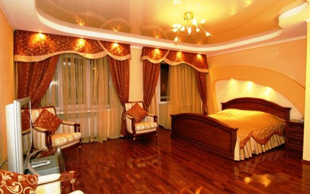 Царские палаты, парк отель Кемерово, Кузнецкий проспект, 17