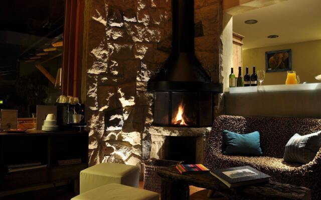 Lirolay Suites