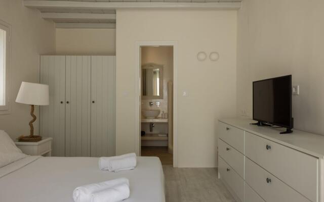 Luxury House with Private Jacuzzi 2A