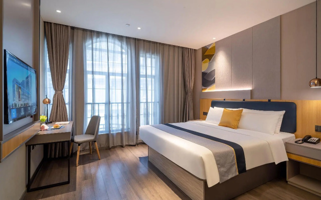 Homeinn Selected Hotel (Zhumadian High-speed Railway West Station)