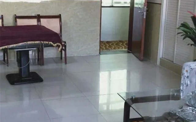 Tianzhong Business Hotel (Zhumadian Railway Station)