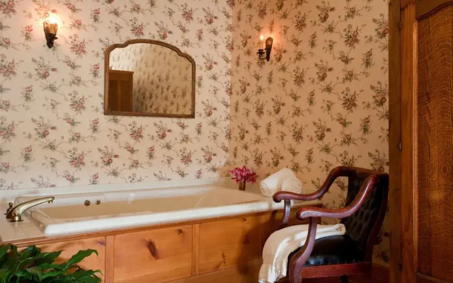 Chanticleer Guest House