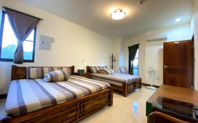 South 215 Homestay