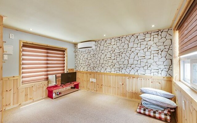 Seogwipo Red Piano Pension