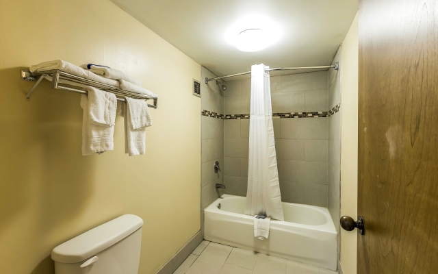 Quality Inn Crossville Near Cumberland Mountain State Park