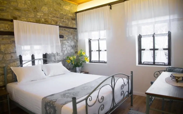 Villa 4 Bed & Breakfast