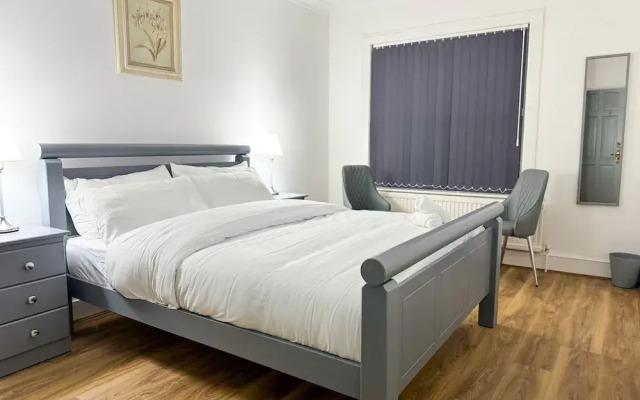 Modern North London Retreat - 7 Bedrooms