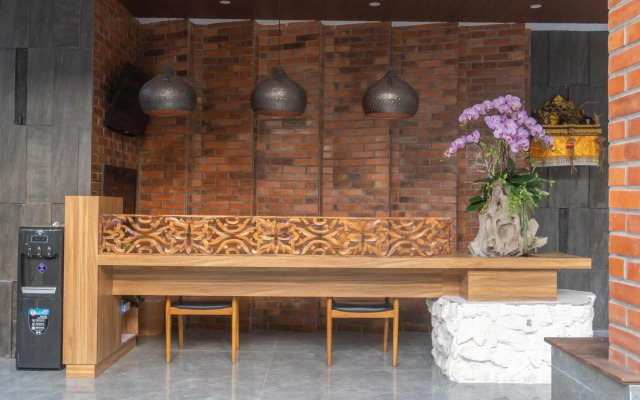 OYO 90376 Rabasta Kuta Residence