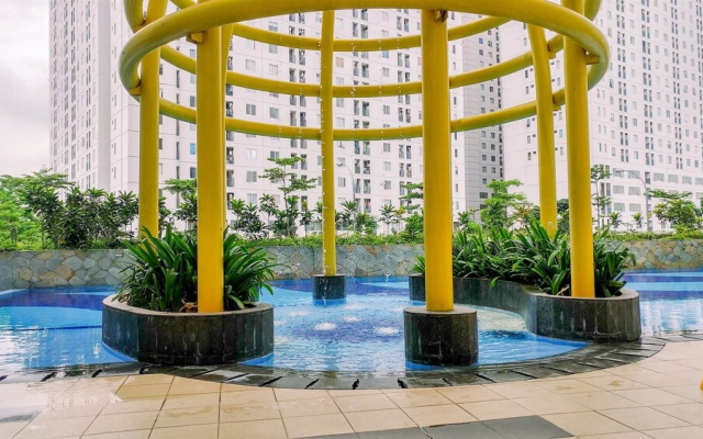 Simply Relaxing 2Br Bassura City Apartment