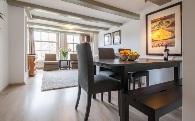 Carre Theater Apartment