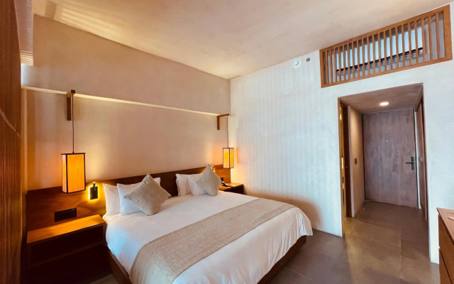 Hive Cancun by G Hotels