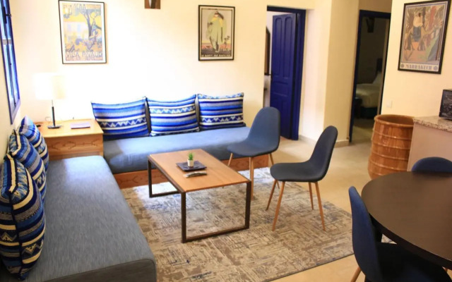 Comfy Colonial Apartments
