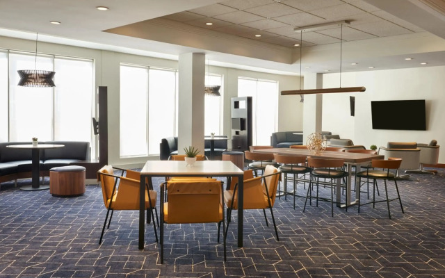 Courtyard by Marriott Downtown Ottawa