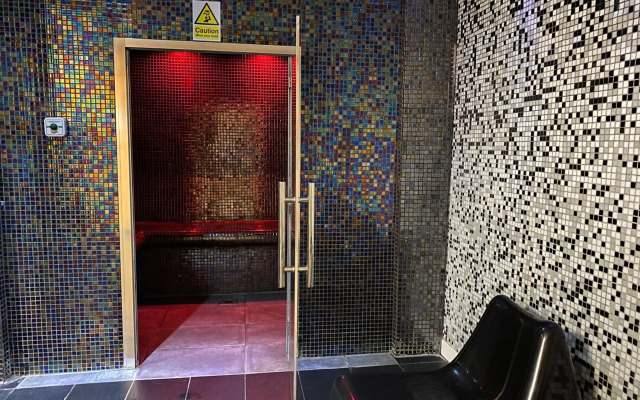 Queens Hotel