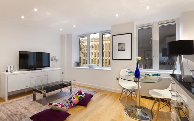 Fetter Lane Apartment